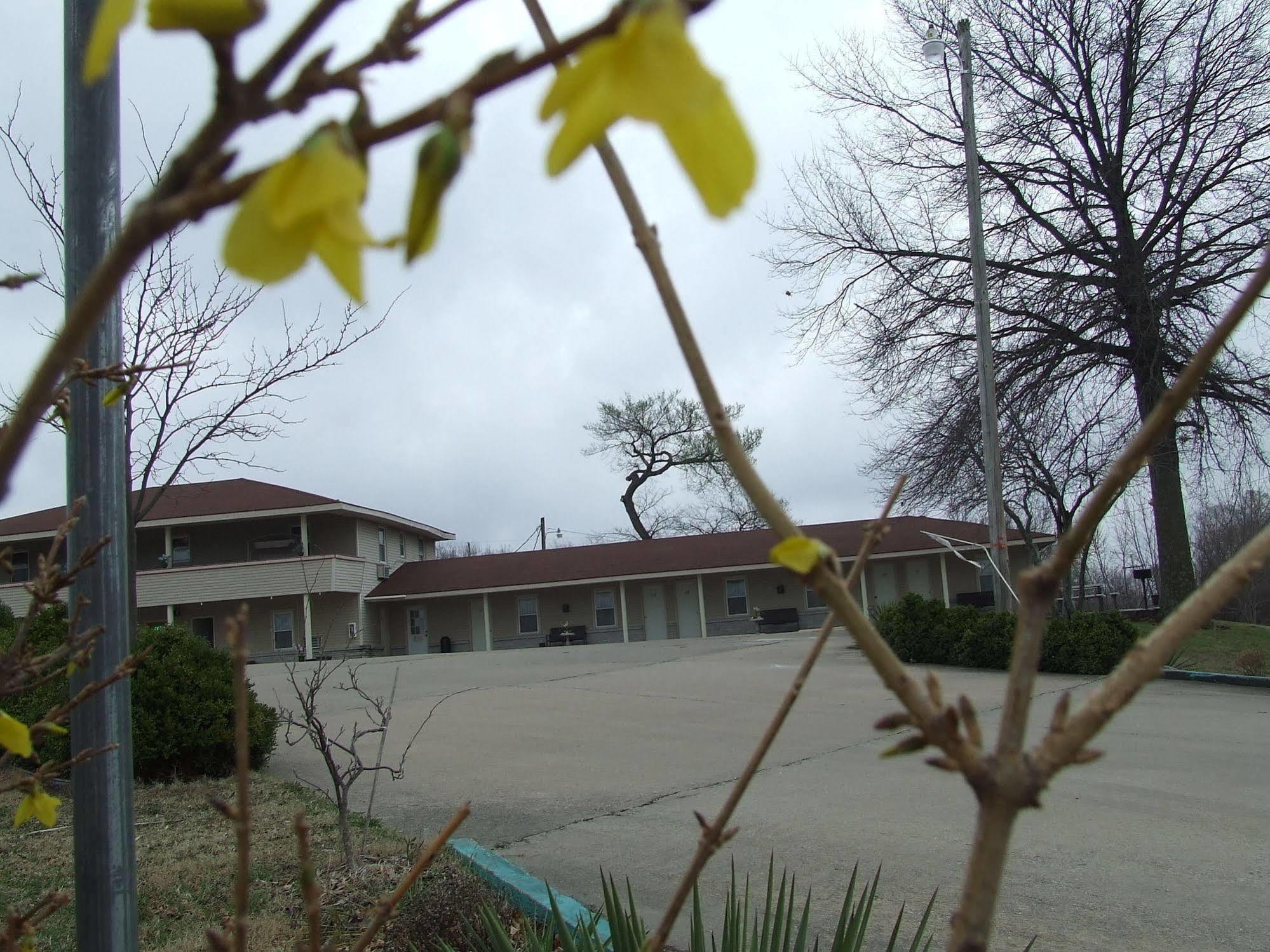 Best Budget Inn Carthage Exterior photo